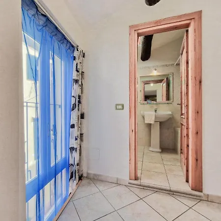 Il Borgo 4 Apartment *