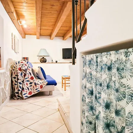 Il Borgo 4 アパート カポリーヴェリ